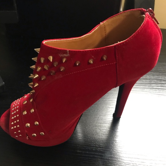 Stunning Red Suede High Heels Shoes - Picture 3 of 5